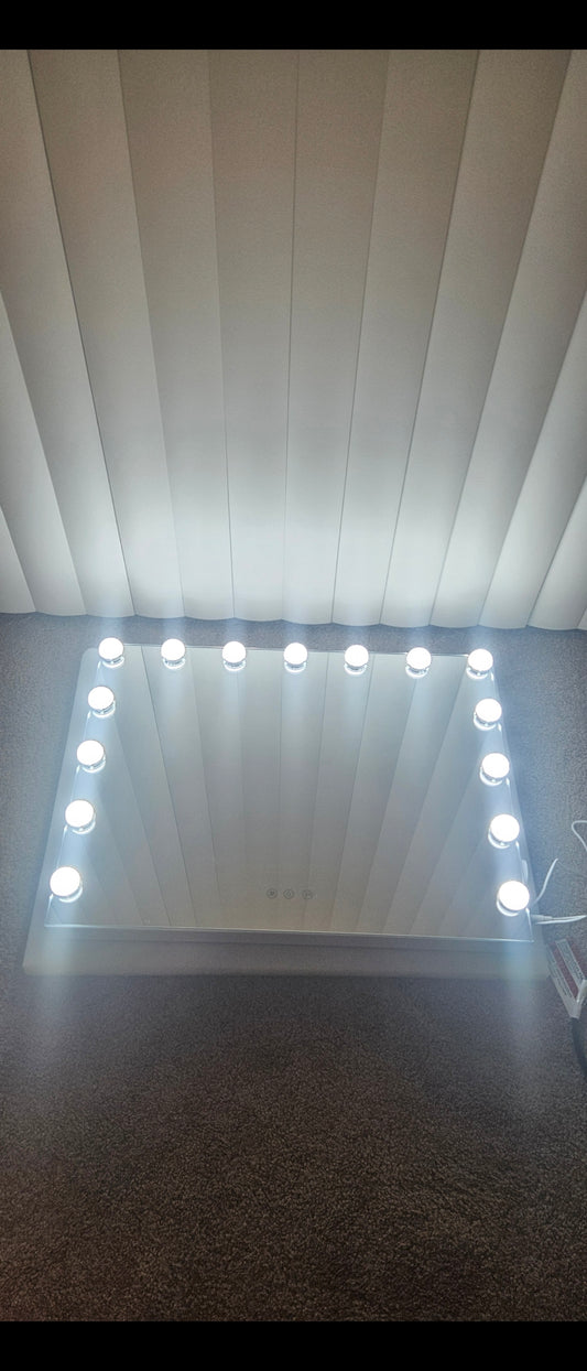 15 LED Hollywood Vanity Mirror with Lights – White