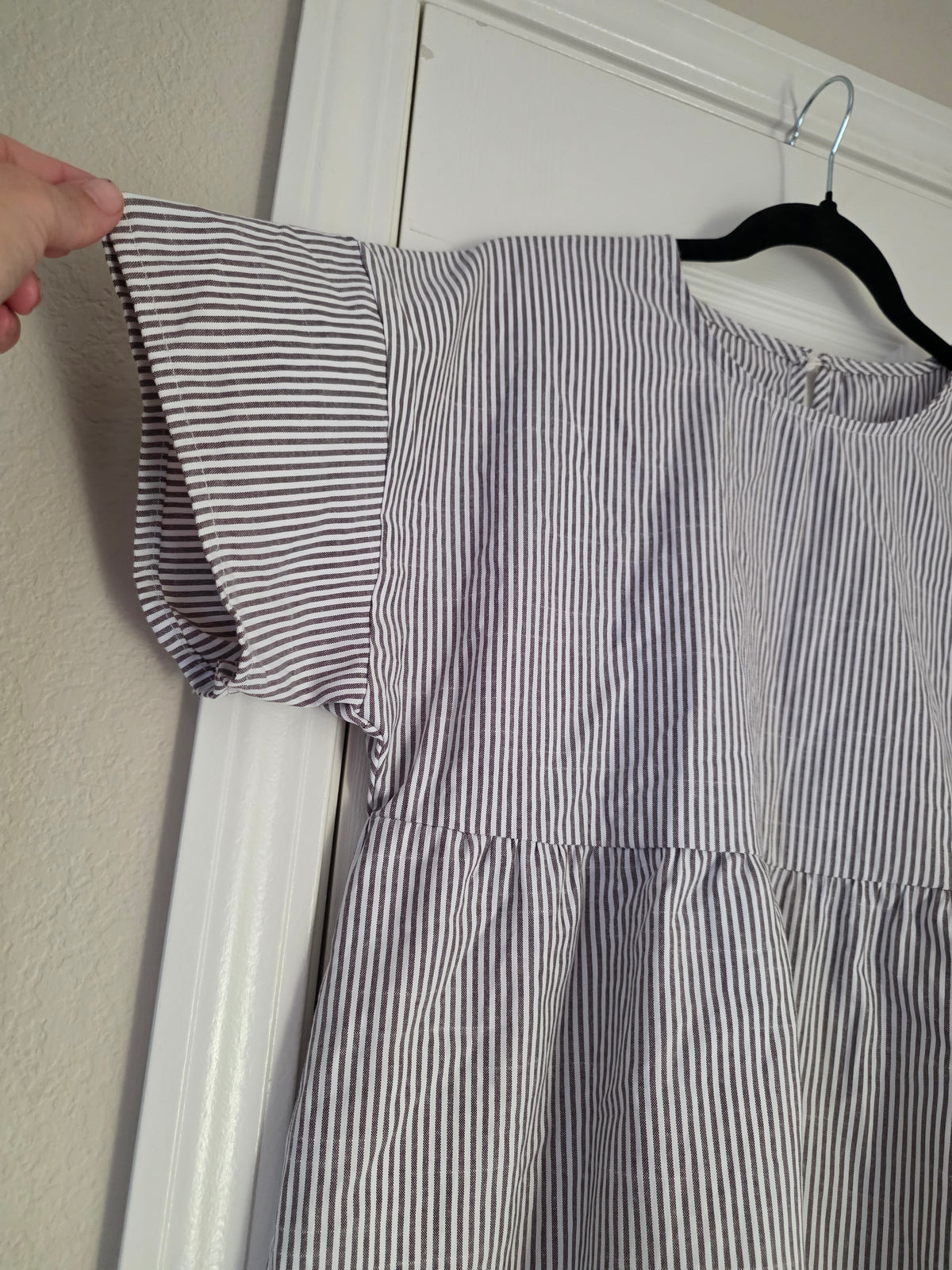 Bundle of 4 Women’s Tops Size M – Good Condition