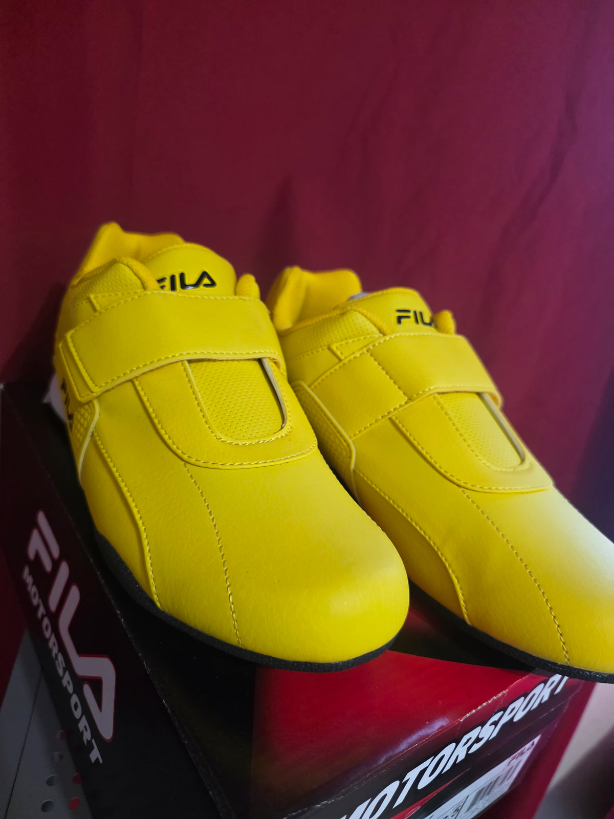 FILA Mach 7 Yellow Sneakers – Size 8.5