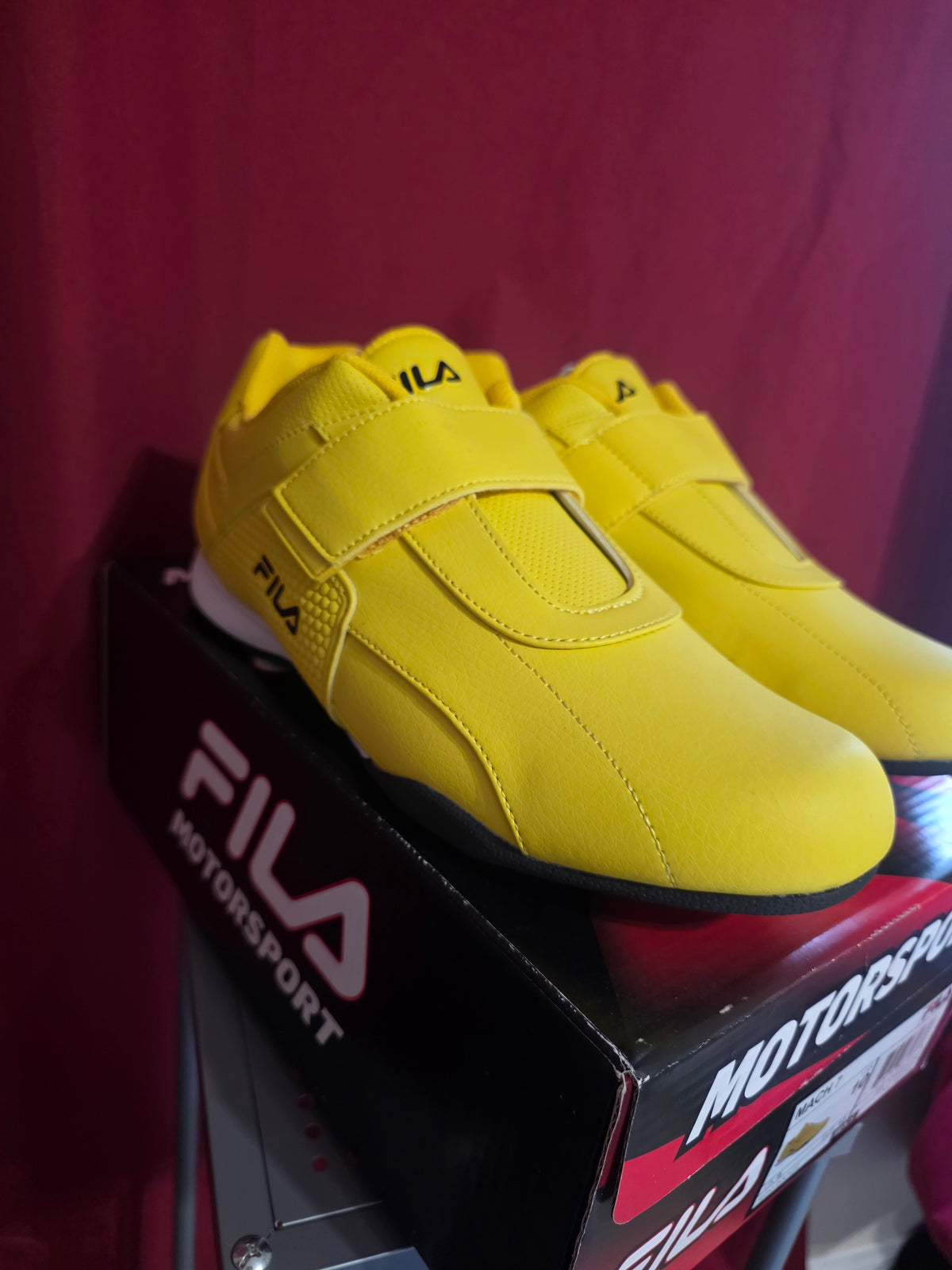 FILA Mach 7 Yellow Sneakers – Size 10
