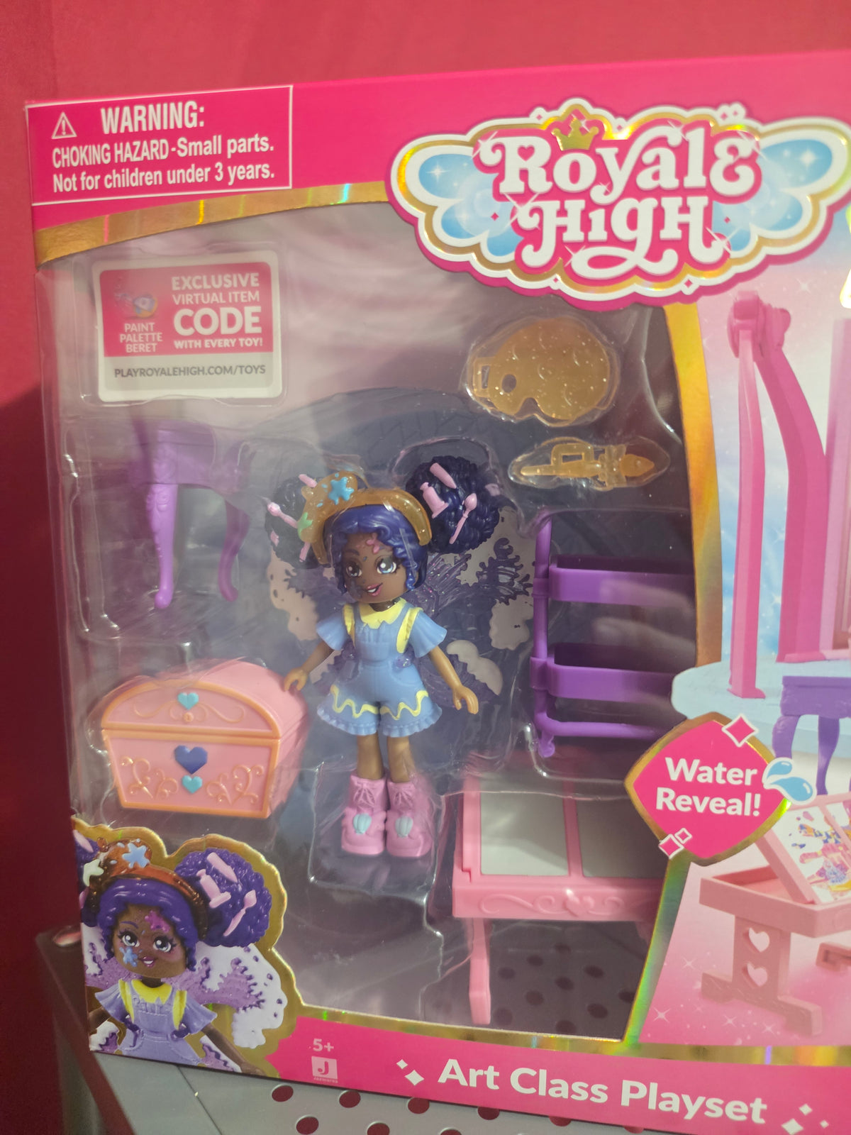 Royale High Art Class Playset – 16 Pieces with Doll