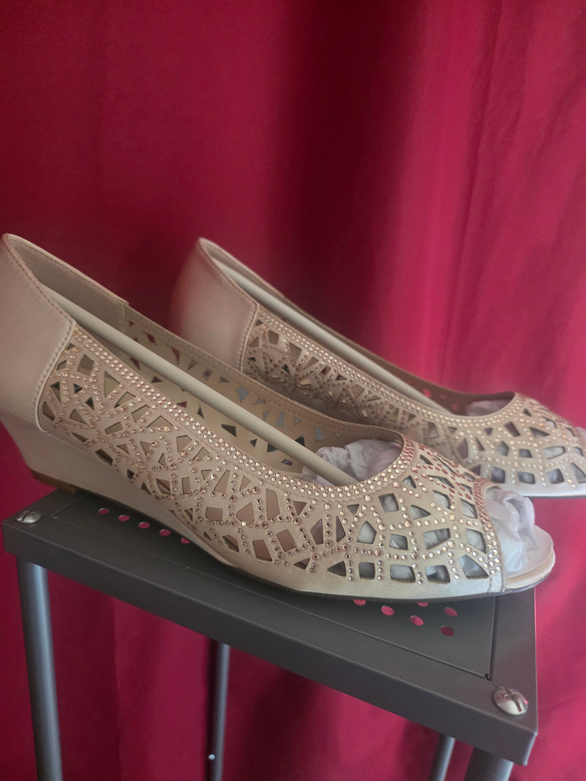 ERIUNOR Women’s Peep Toe Rhinestone Flats Champagne Size 11