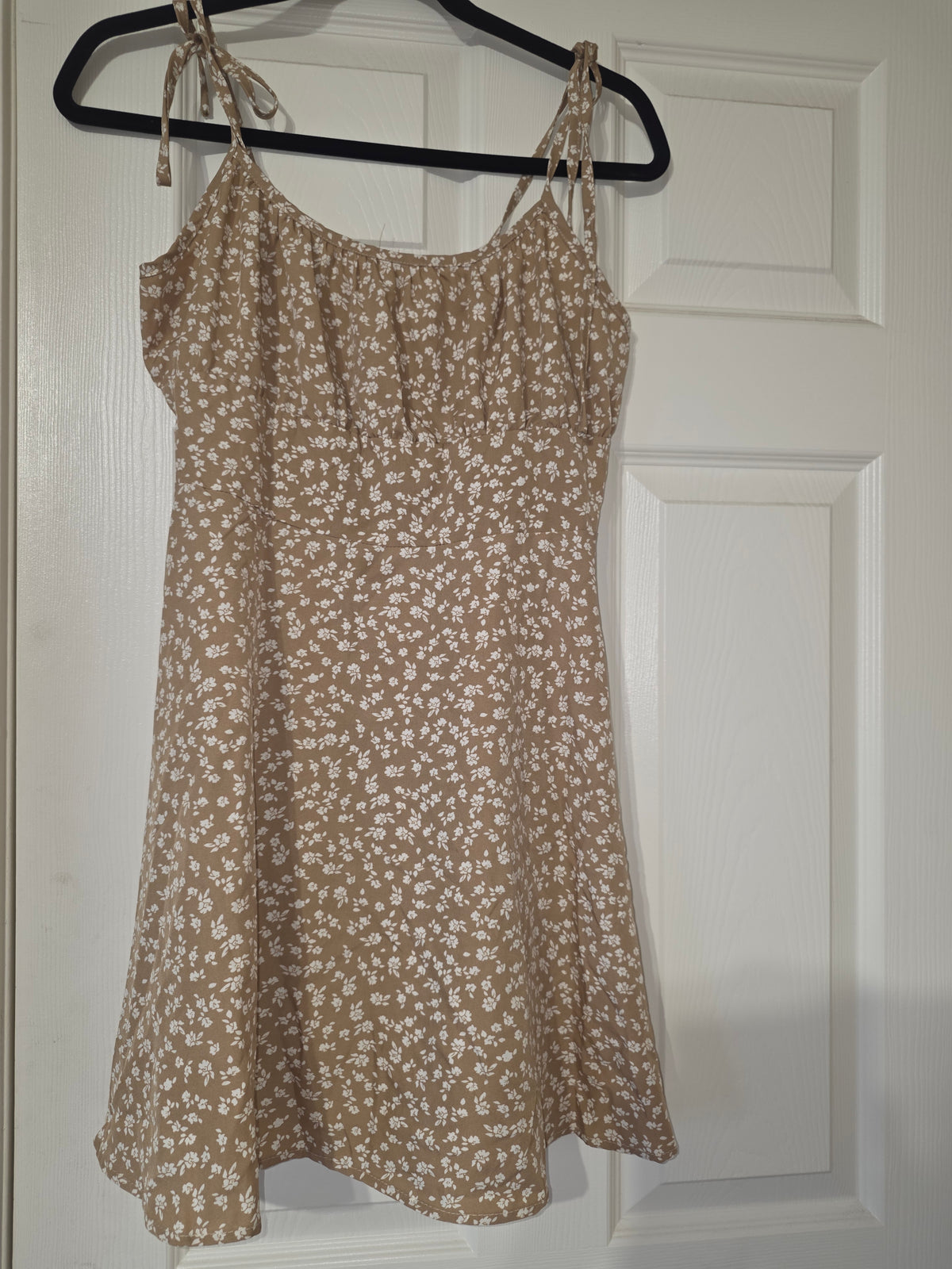 Women’s Clothing Bundle Size L – 4 Pieces, Pre-Owned
