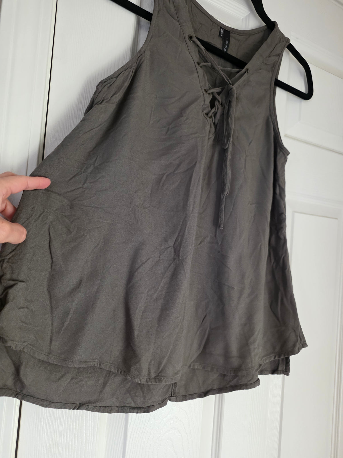 Bundle of 4 Women’s Tops Size M – Good Condition