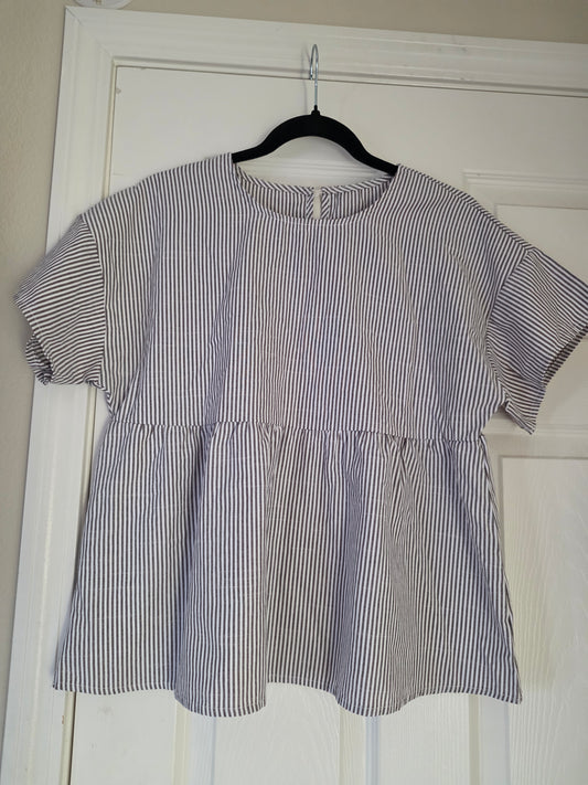 Bundle of 4 Women’s Tops Size M – Good Condition